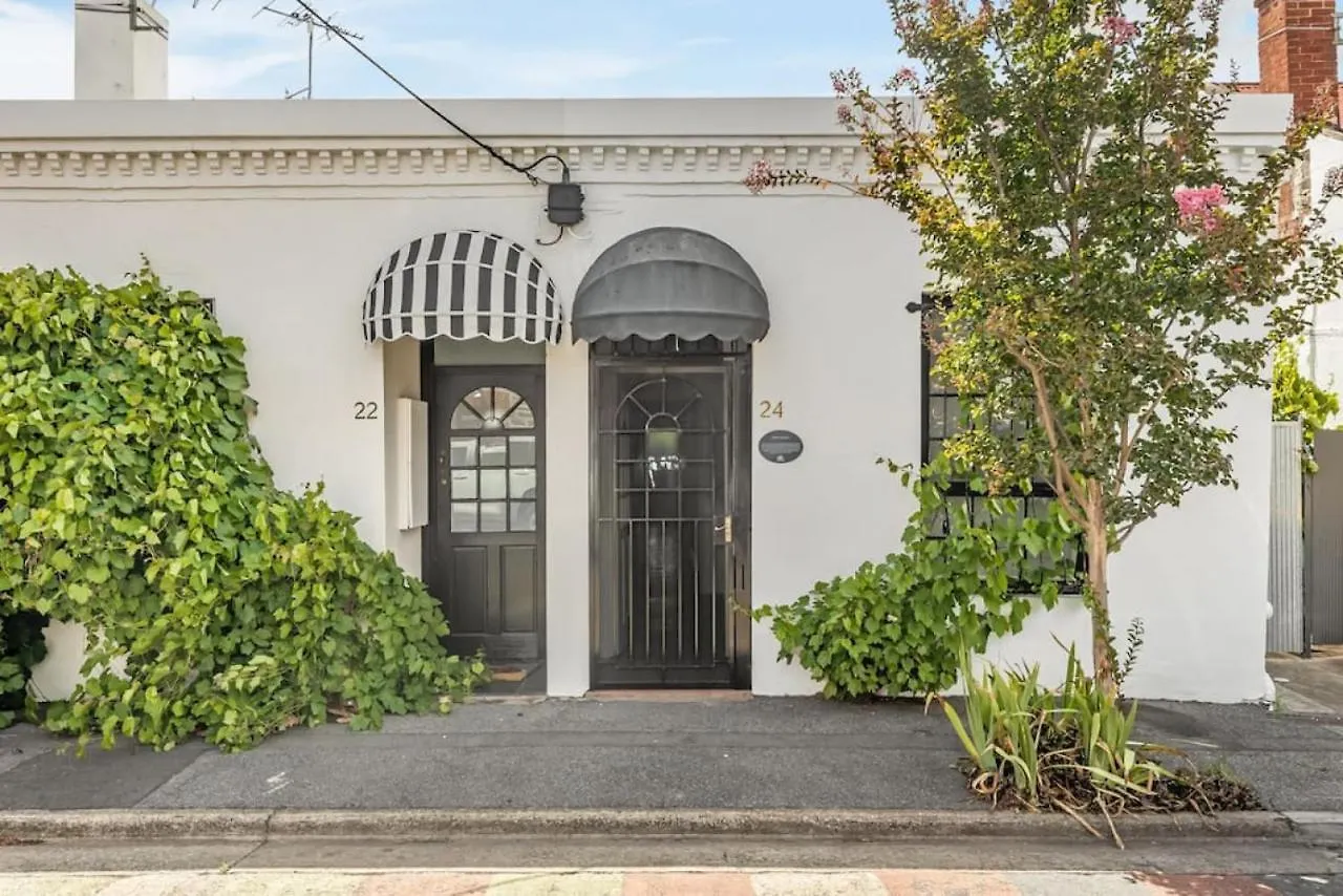 Stylish And Modern 2 Bedroom Townhouse In Claxton Adelaide Australia